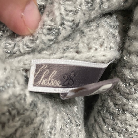 Chelsea 28‎ Sequined Soft Sweater, size Medium White Gray Silver - Picture 6 of 8